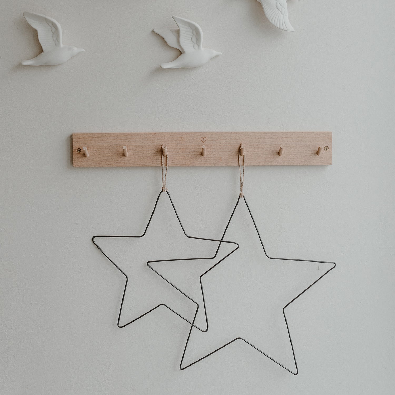 Metallsterne in zwei verschiedenen Grössen