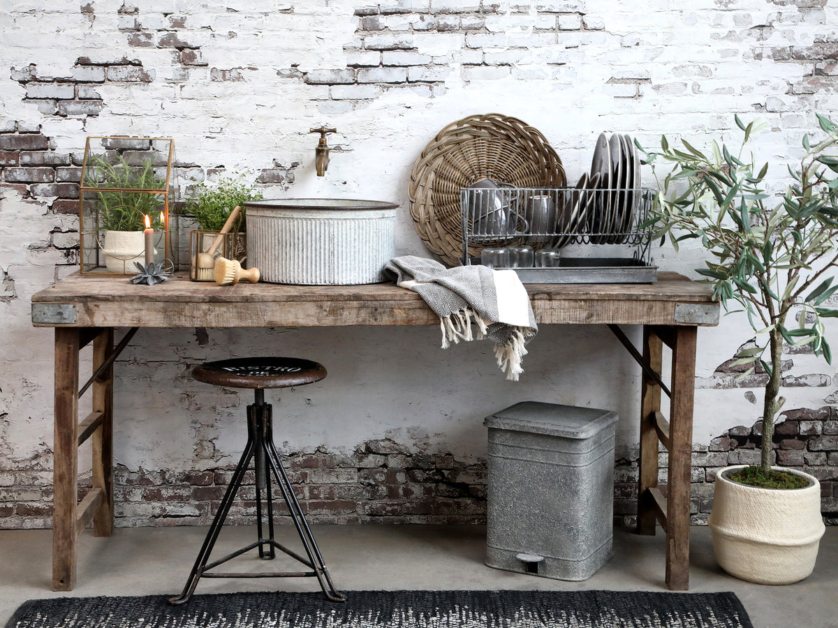 Alter Holztisch klein – Mood Home Decor