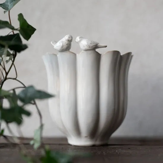 Vase/Topf mit Vögeln