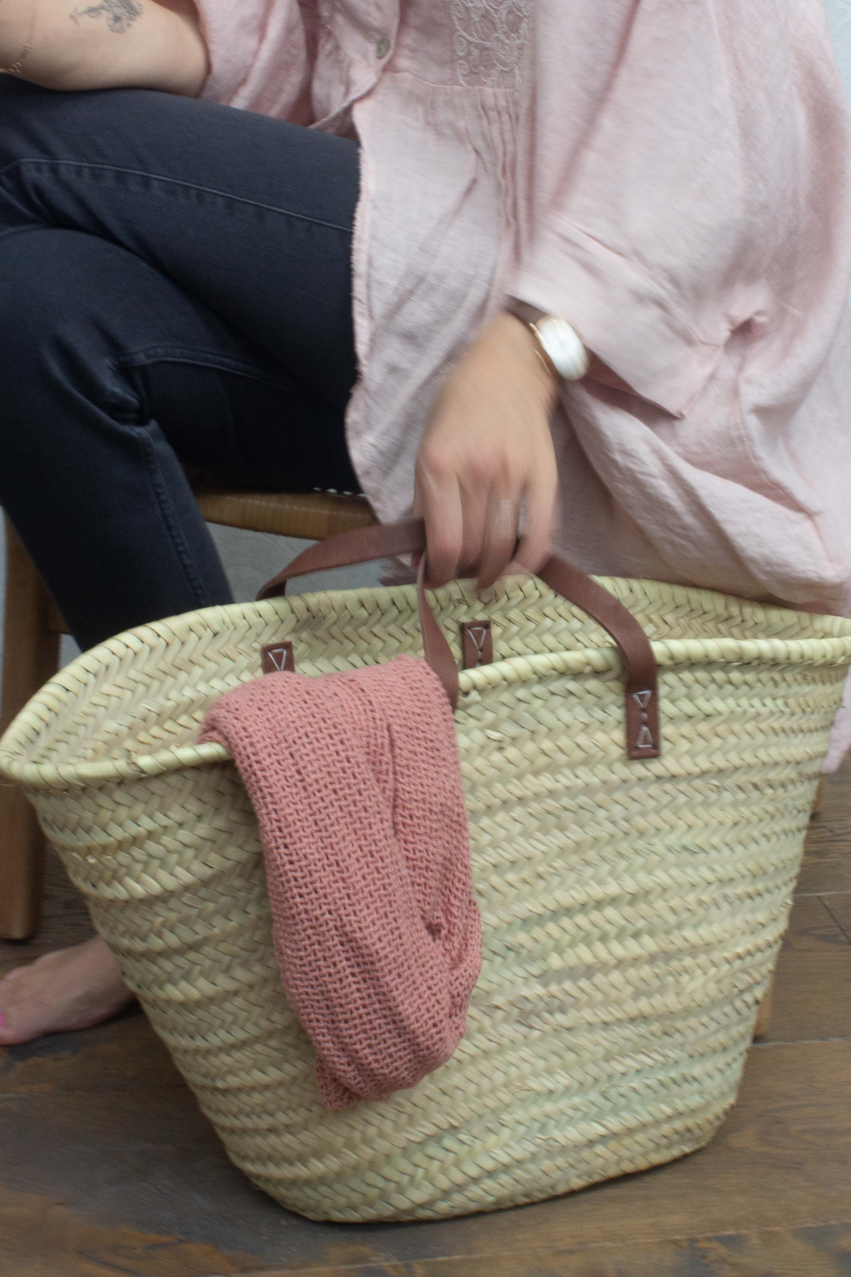 Strandtasche mit kurzen Lederhenkel